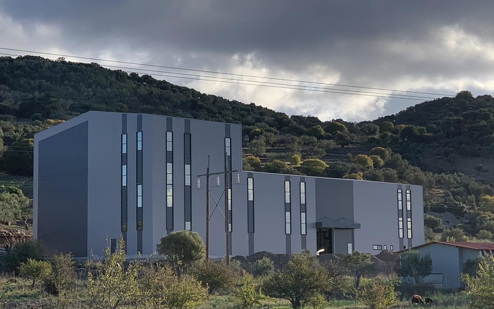 Kalloni Agrozoi Industrial Building - Lesvos