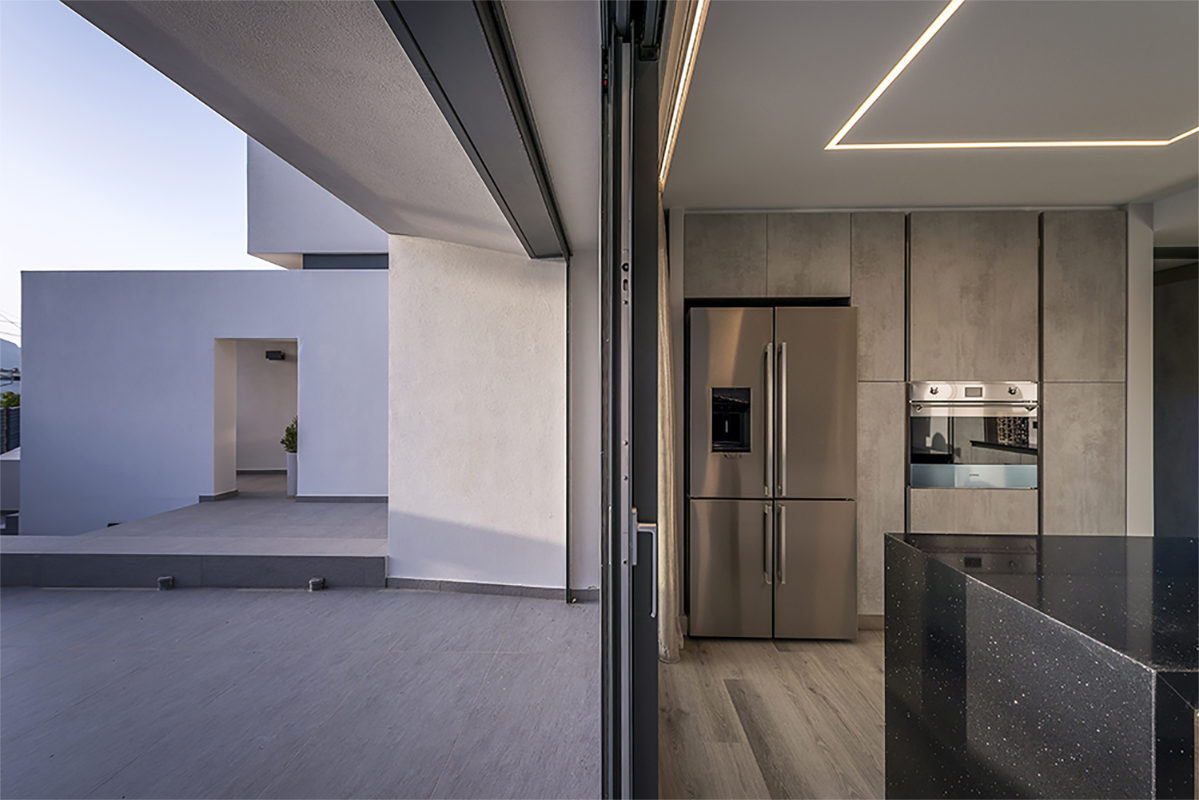 Two Detached Houses In Koropi,Athens