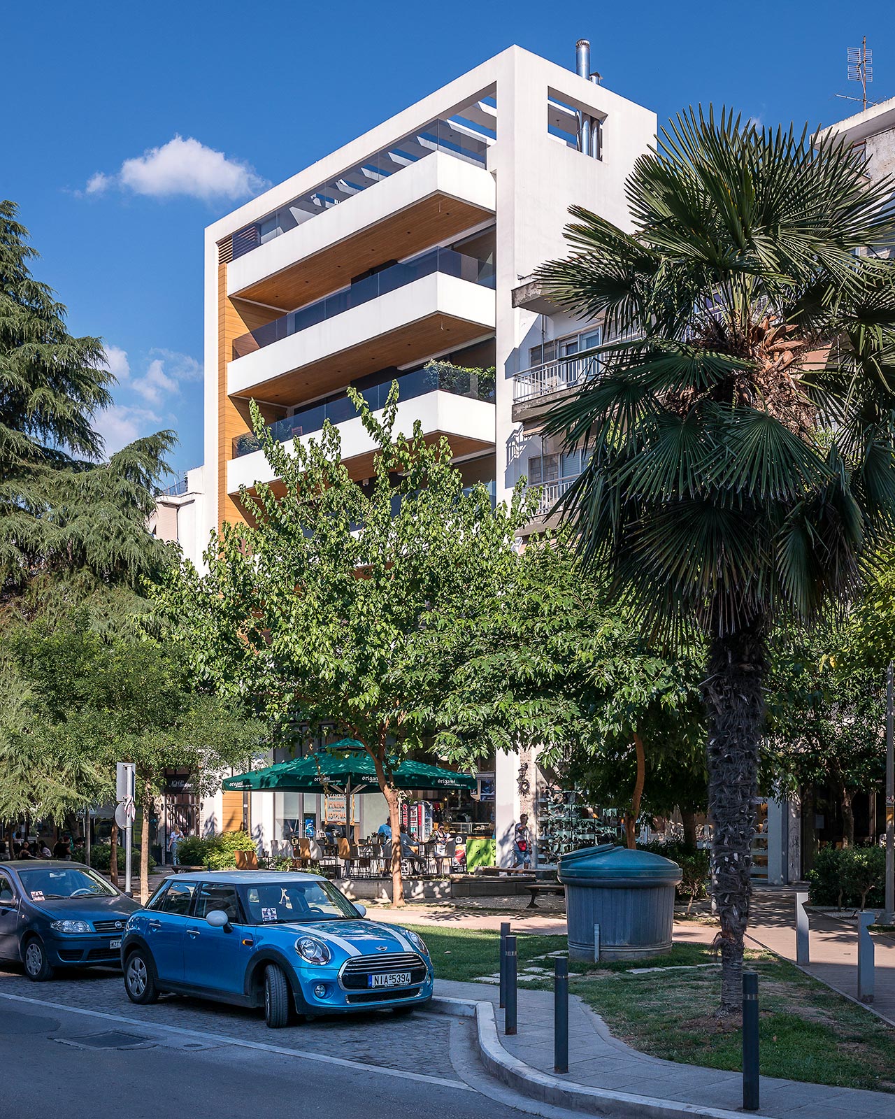 Apartment Building in Metamorphoseos St, Kalamaria