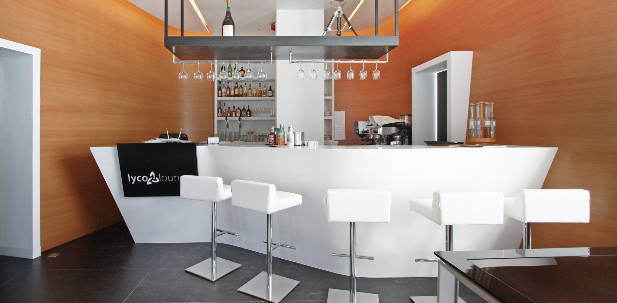 LYCO LOUNGE BAR – RESTAURANT – PERAIA / GREECE