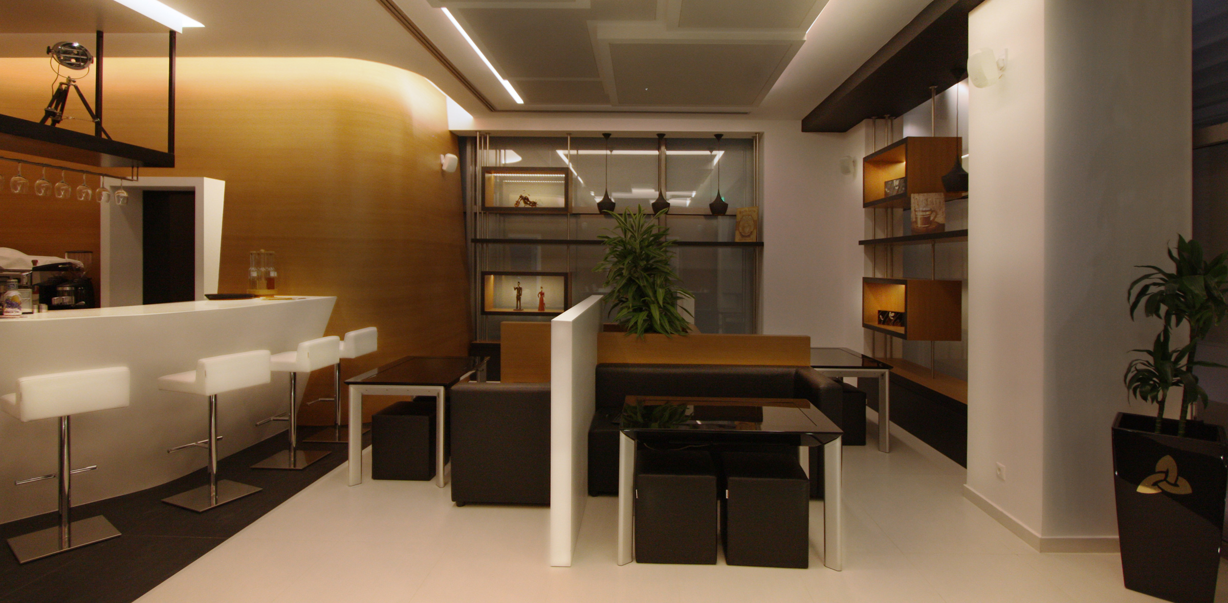 LYCO LOUNGE BAR – RESTAURANT – PERAIA / GREECE