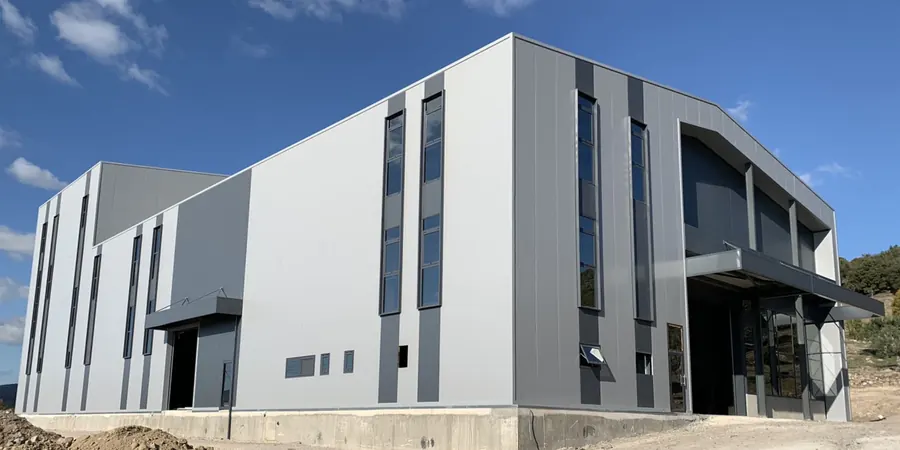 Agrozoi Industrial Building